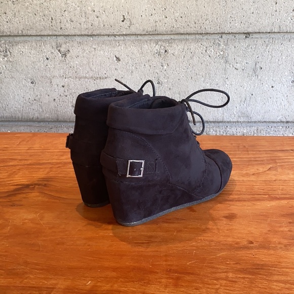 “Call it Spring” Wedge Booties in Black Sz 8 - Picture 6 of 12